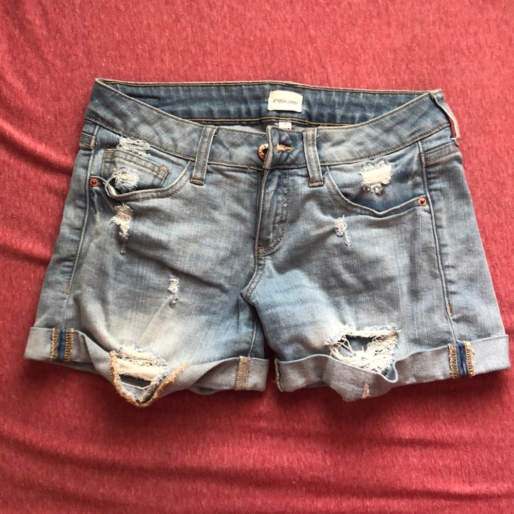 Sneak Peek shorts